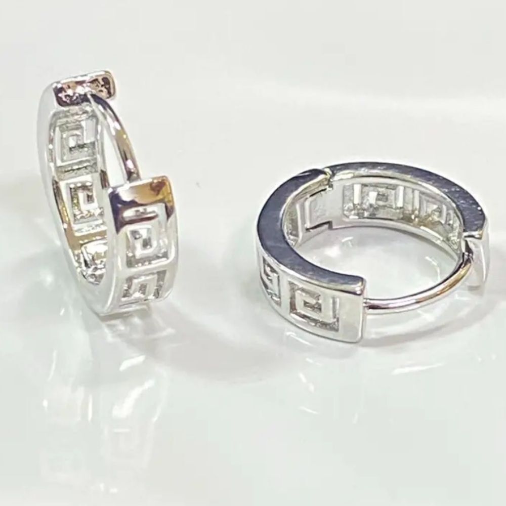 LAST PAIR ✨🆕✨ Elegant Minimalist Mesh SILVER Plated Hoop Earrings✨